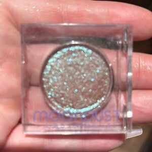 Urban decay moondust  eyeshadow solstice is the color
